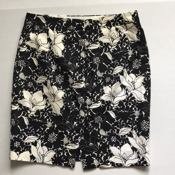 JCrew The Pencil skirt Size 6P - Picture 3 of 8